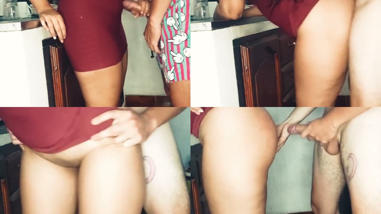 نيك علي الواقف سكس في المطبخ هيجننك وهتشوف كل حاجة