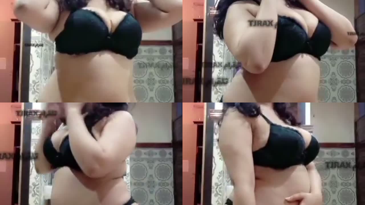 نيك منقبات عربي المنقبة بتتعرى قدام صاحبها وبتفتح كسها